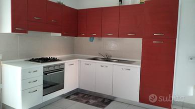 cucina componibile  completa di elettrodomestici