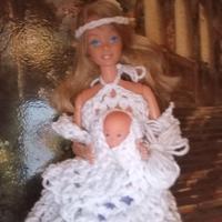Barbie con neonato 