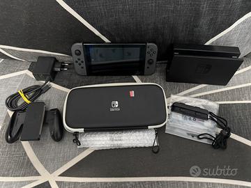 Nintendo Switch Completa con Accessori
