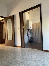 Appartamento di 159 m² con 4 locali e box auto a F