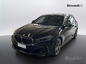BMW Serie 1 (F40) - M 135i xDrive