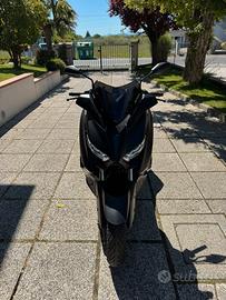 Yamaha X-Max 300 Iron Max