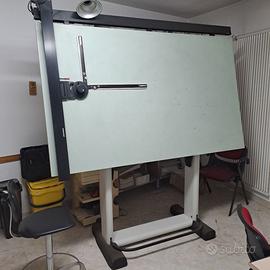 Tavolo da disegno tecnico.