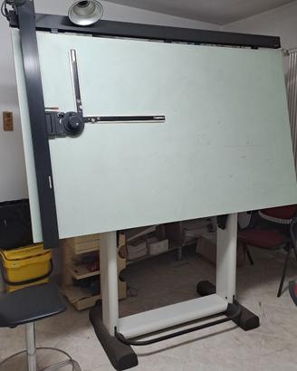 Tavolo da disegno tecnico.