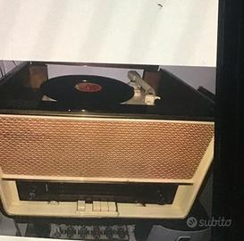 Radio giradischi d'epoca vintage valvole