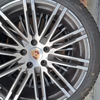 Cerchi porsche piu audi piu pneumatici altro tipo