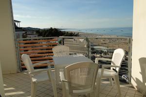 Appartamento nuovo fronte mare -