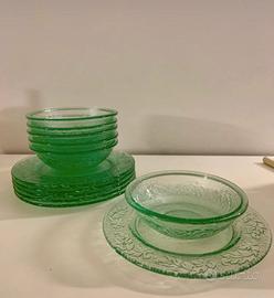 Set 6 ciotole e 6 piatti vintage vetro lavorato