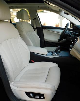 BMW 530d xDrive Touring INDIVIDUAL Pelle-Tetto-HUp