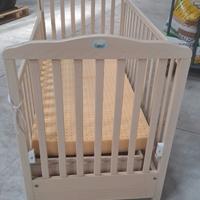 Culla/lettino in legno con materasso