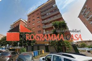 Pomezia, Via Catullo: Ampio Box Auto 20 mq Soppalc