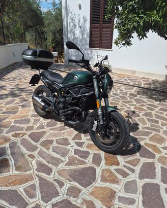 Benelli Leoncino 800