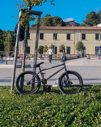 Manopole BMX We The People, Colori Assortiti: Lilla, Nero, Rosso, Celeste, Blu