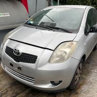 Ricambi usati per Toyota Yaris 1000 benz del 2006