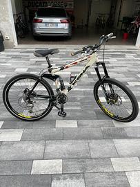 mtb biamortizzata kona coiler 26”