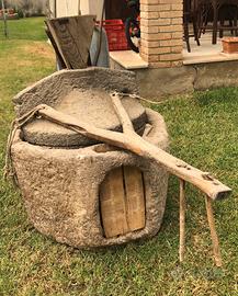 Mola sarda in pietra