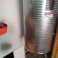 Serbatoio per vino in acciaio inox