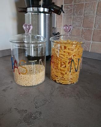 Barattoli pasta e farina con coperchio in vetro