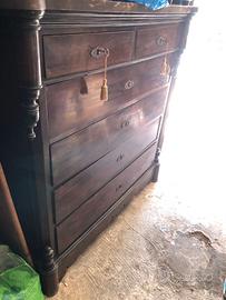 Mobili antichi: Cantarano siciliano e poltrona