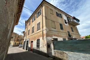 4 LOCALI A STAZZANO