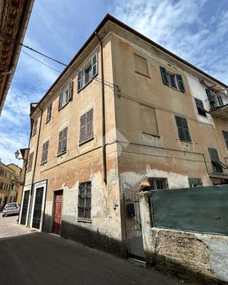 4 LOCALI A STAZZANO