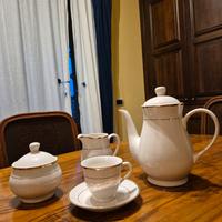 Servizio piatti da 12 + the/caffè  da 12 bordo oro