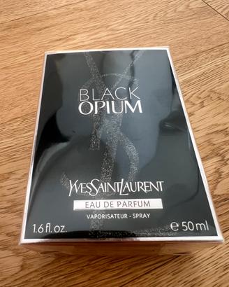 Profumo Black Opium di Ysl
