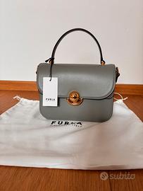 Borsa furla sfera a mano e tracolla