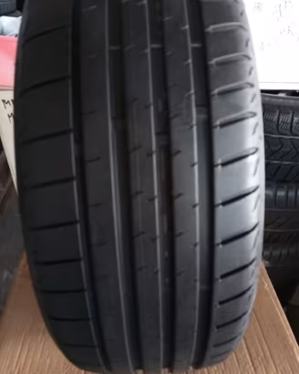Pneumatici GOODYEAR 205/40 R18
