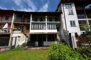 CASA SEMINDIPENDENTE A SALERANO CANAVESE