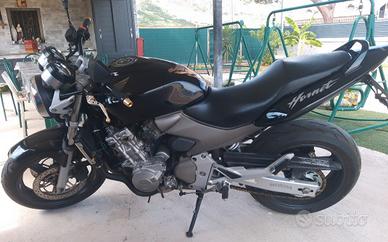 Honda Hornet 600 del 2005 tenuta maniacalmente