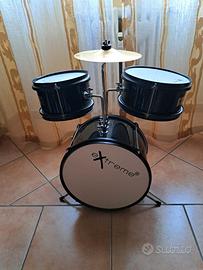 Batteria per bambini 3 pezzi con piatto nero