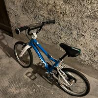 Woom bike 3 azzurra
