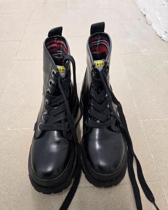 Anfibi Buffalo neri platform taglia 38 (UK 5)