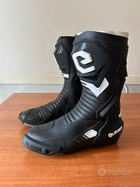 Stivali Eleveit NUOVI (taglia 43)