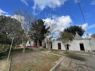 VILLA A SCHIERA A CEGLIE MESSAPICA
