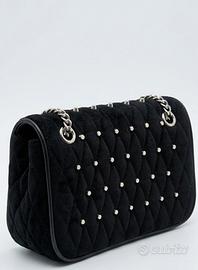 Borsa a tracolla in velluto nero con borchie