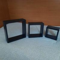 Mensole nere quadrate