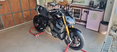 Ducati streetfighter v4s