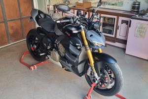 Ducati streetfighter v4s