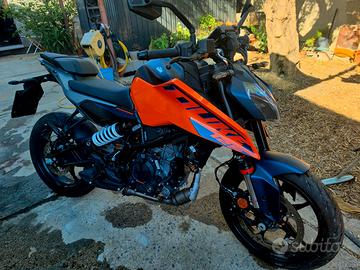 KTM Duke 125  2024 nuova