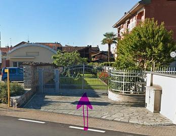 Magazzino con tettoia