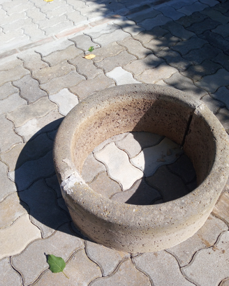 Cordolo rotondo semicerchio in cemento per bordure