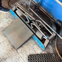 Divaricatore pneumatici camion e agricoli