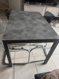 Tavolo allungabile con sedie