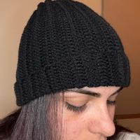 Cappello beanie nero uncinetto