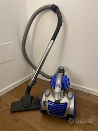 Aspirapolvere di filo