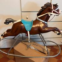 Cavallo a dondolo vintage