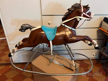 Cavallo a dondolo vintage