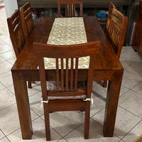 Tavolo etnico completo di sedie